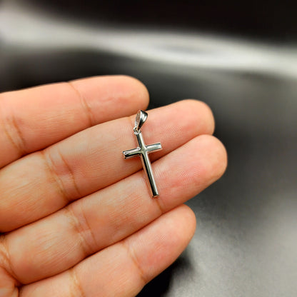 925 Sterling Silver Small Cross Pendant - SOP00131