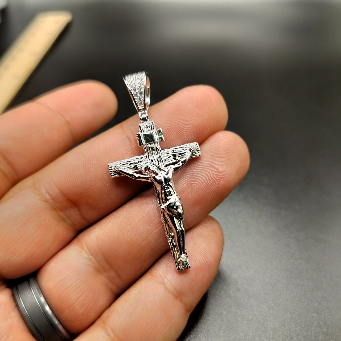 925 Sterling Silver Wooden Crucifix Pendant