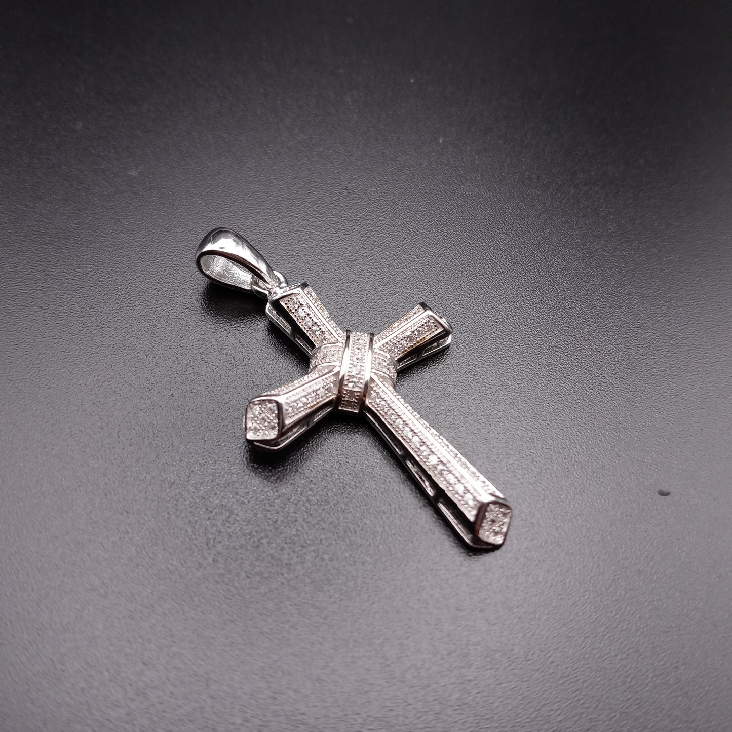 925 Sterling Silver CZ Cross Pendant